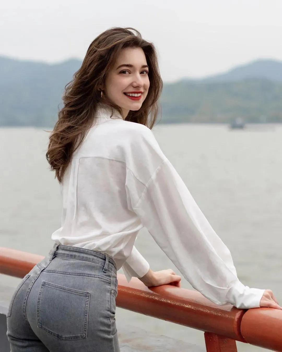 浙大校花酷似“俄罗斯赵薇”