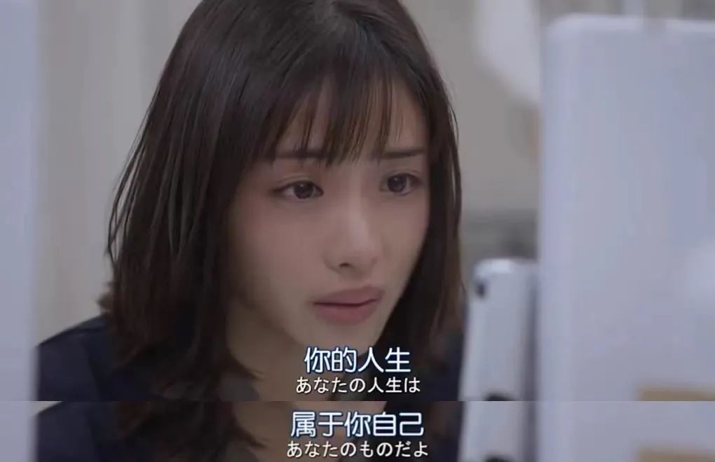 50歲李亞鵬再當爸！小19歲人妻曝光，網(wǎng)友：王菲，你輸了......