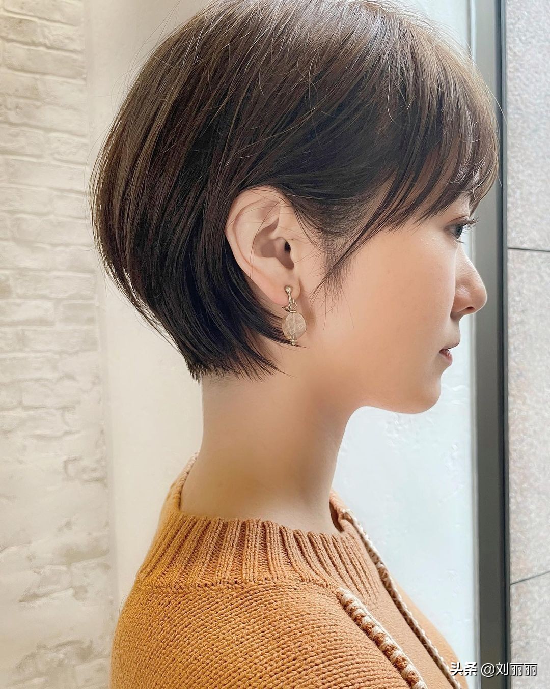 对于爱剪短发的女士来说,可以不分季节什么时候剪完都能很美很时尚