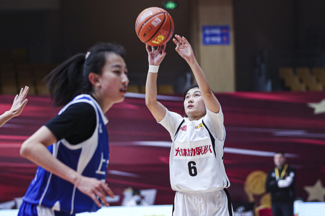 哪個app有cba（琦琦國王球衣大賣，籃協APP正式運營，WCBA女將單場16記3分）