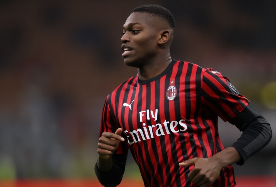 迪奥戈-若塔,拉斐尔-莱奥,鲁本-迪亚斯等等世界级球星,都是葡萄牙足球