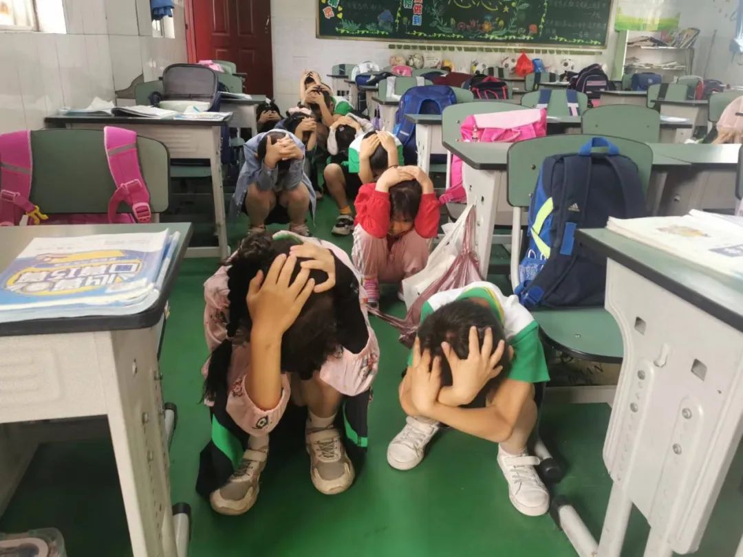 防灾减灾 彭小在行动丨彭镇小学开展防灾减灾地震应急疏散演练