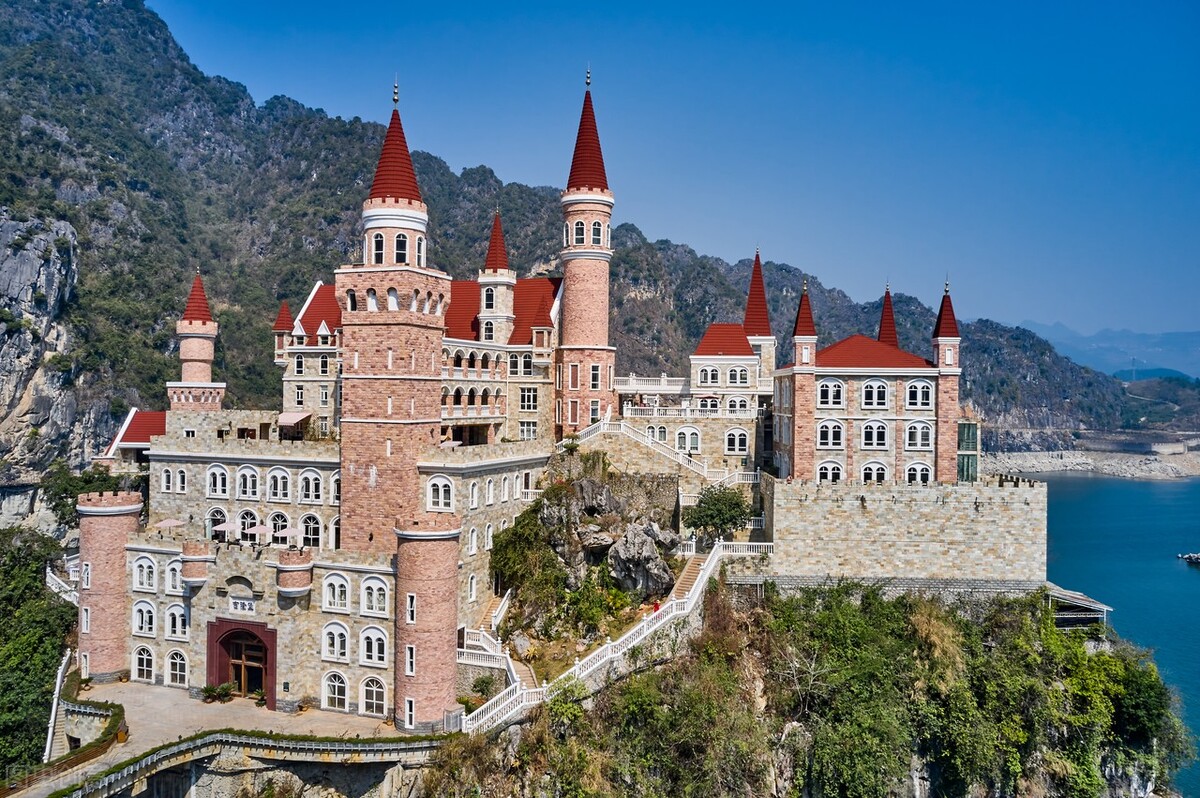 4.黔东南兴义吉隆堡