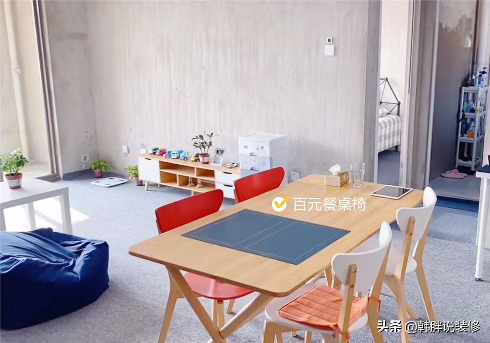 95后小夫妻，为了省钱直接住毛坯房，“家徒四壁”反而更温馨舒适