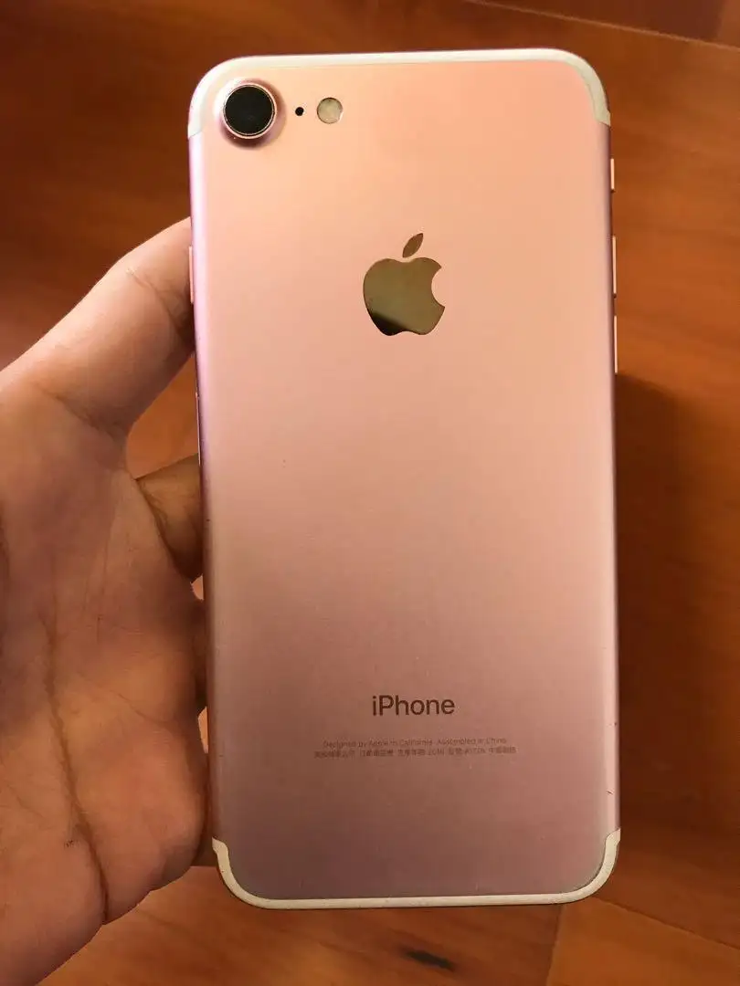 给父亲买这部智能手机，性能上还不错