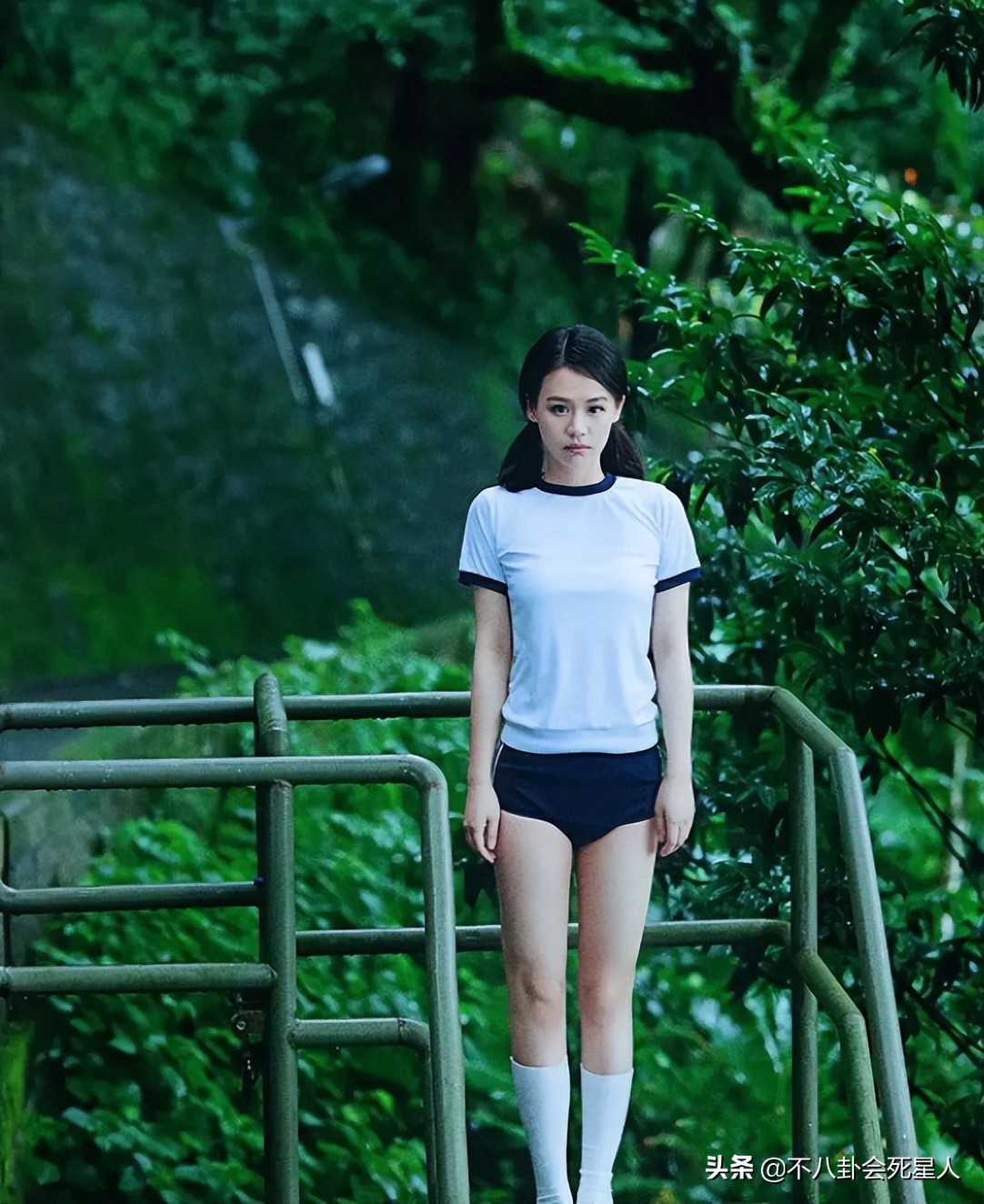 单看个个是美人，合照却开“大头特效”，这些女星被“虐惨”