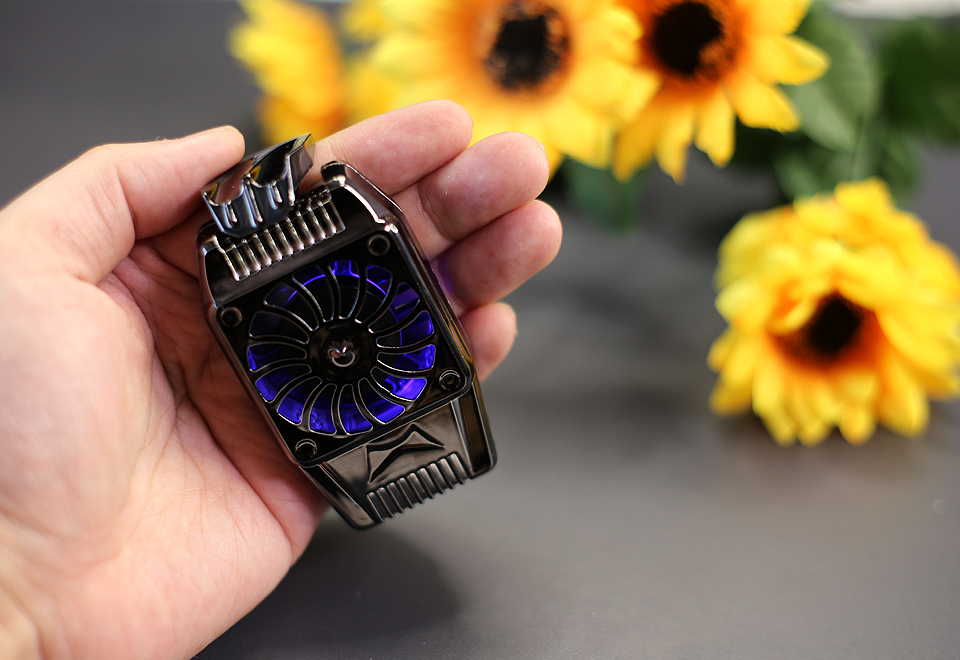 亲民定位，降温便携，奥睿科手机散热背夹