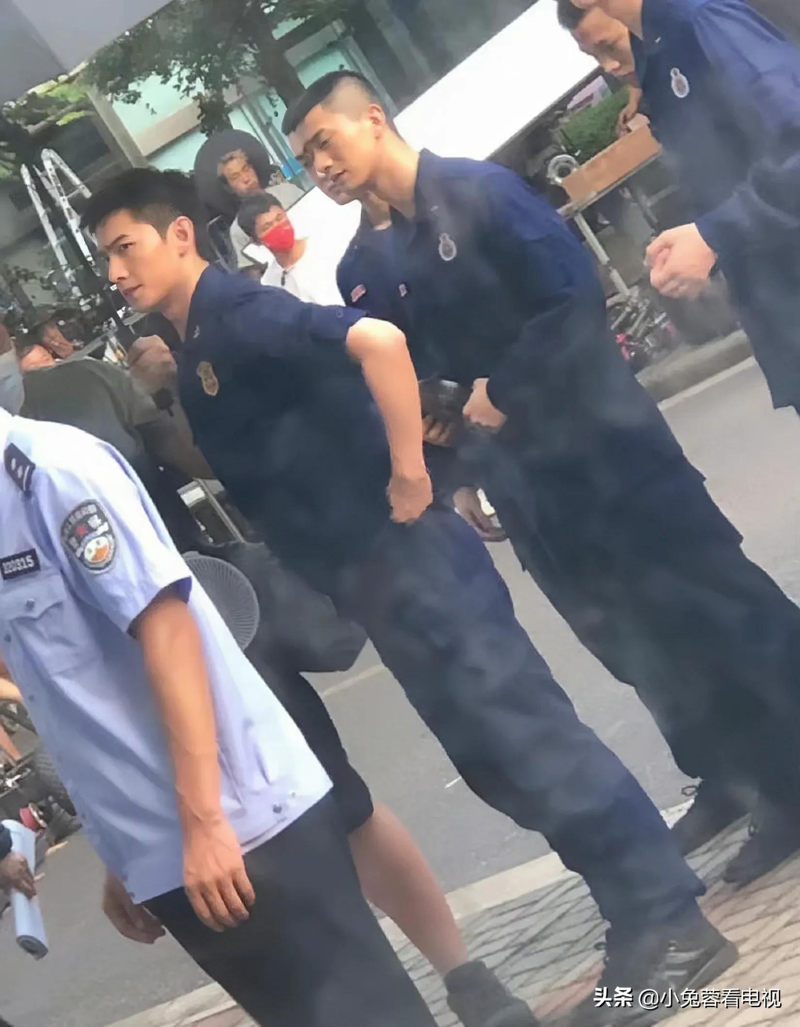 杨洋新剧《我的人间烟火》制服路透图来了