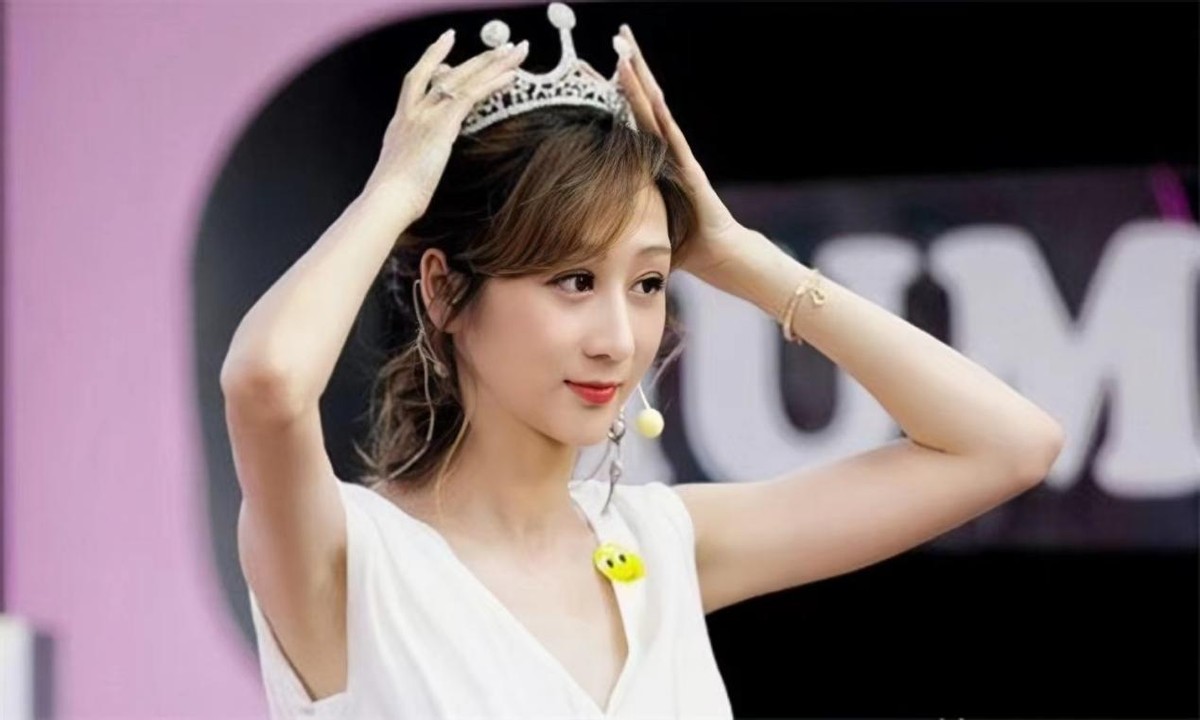 蒋丽莎:嫁大16岁陈浩民,5年剖4胎,从没坐过月子,她幸福吗?