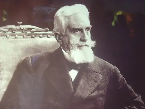 和华为齐名的通信巨头，创业200年的爱立信，是如何活到现在的？