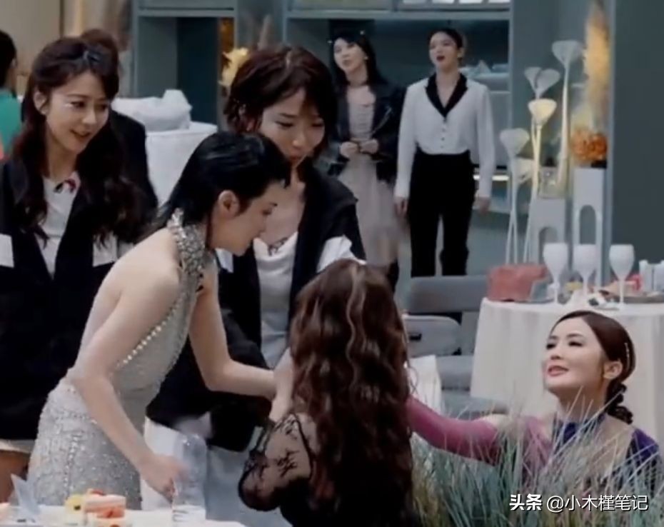 《乘风》三公舞台看点多，twins合体再现侧手翻，刘恋淘汰意难平