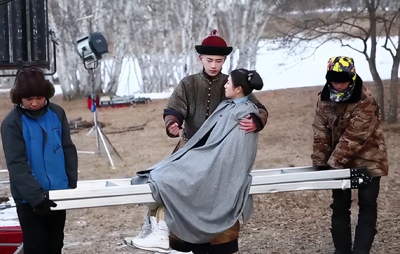 影视剧里的"公主抱"总是那么轻松?当看到下半身,原谅我笑了