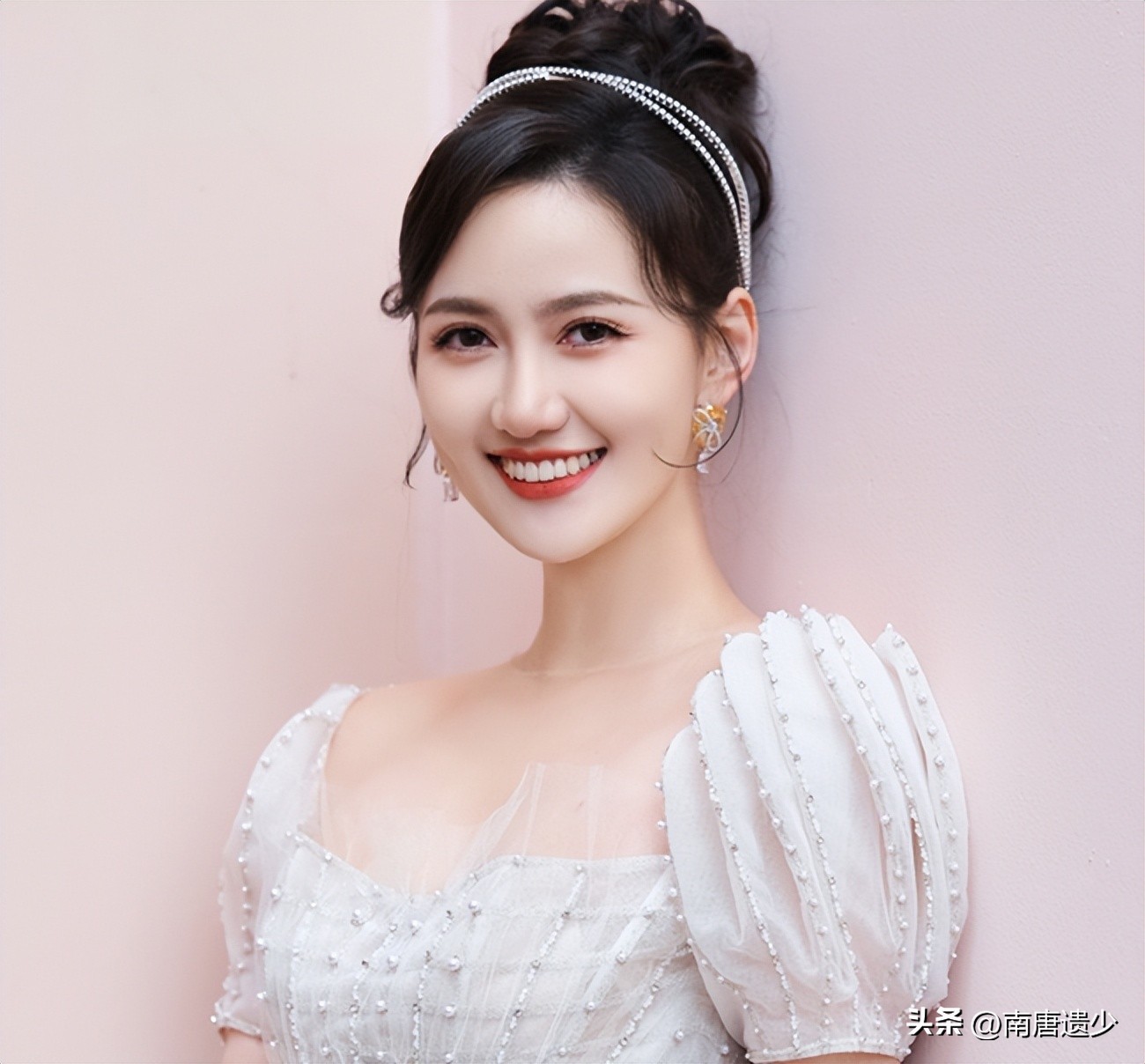 四台晚会过后,湖南卫视女主持新格局形成,2人争第三把交椅