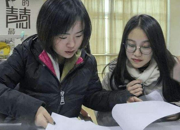 大学导员（大学辅导员成）