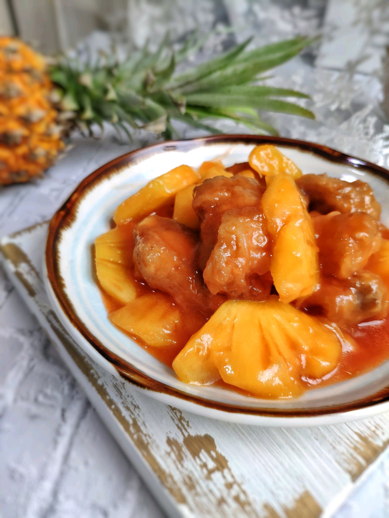 菠萝排骨制作方法（教你做酸甜开胃的菠萝排骨）