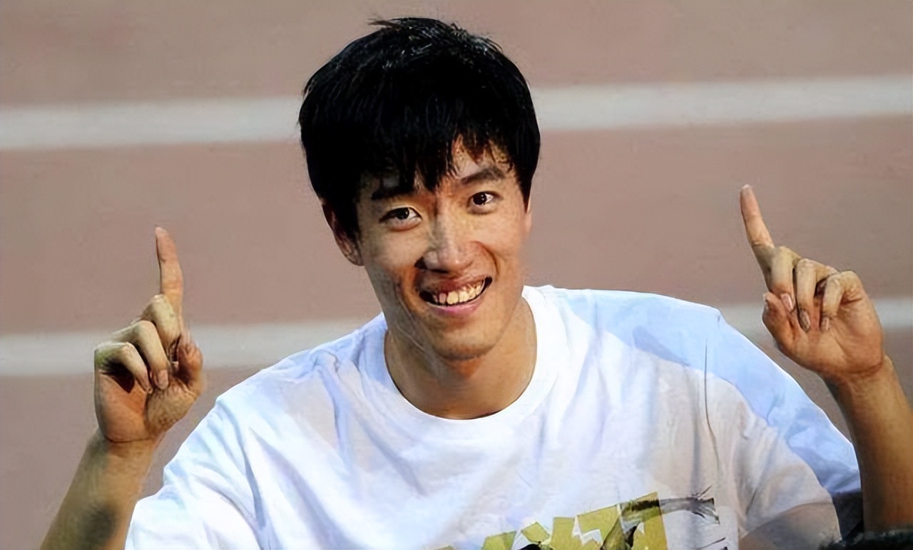 刘翔是什么明星(刘翔:运动生涯大起大落,与演员结婚又闪离,二婚娶初恋