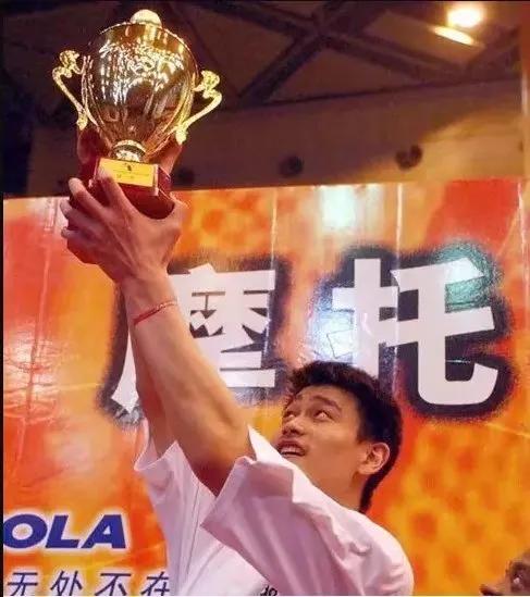 为什么nba球员动作这么流畅(姚明的NBA真的那么顺畅吗？还是另有原因？)