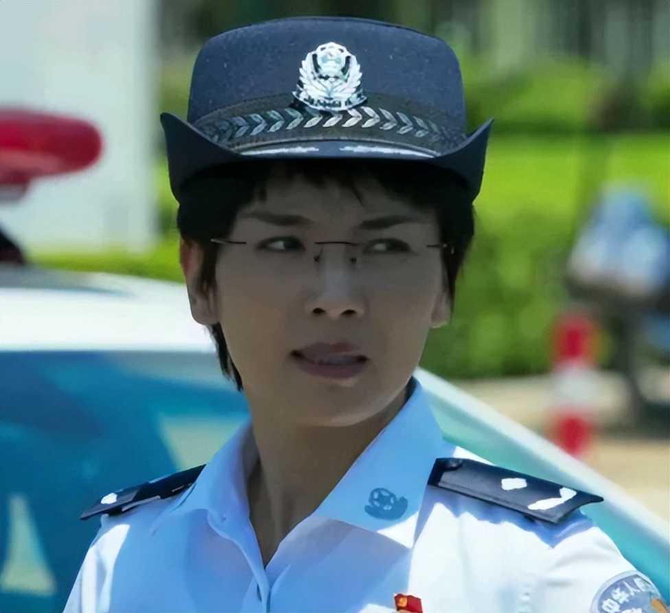 同样饰演"警花",把孙俪,杨幂和刘涛放在一起,差距就出来了