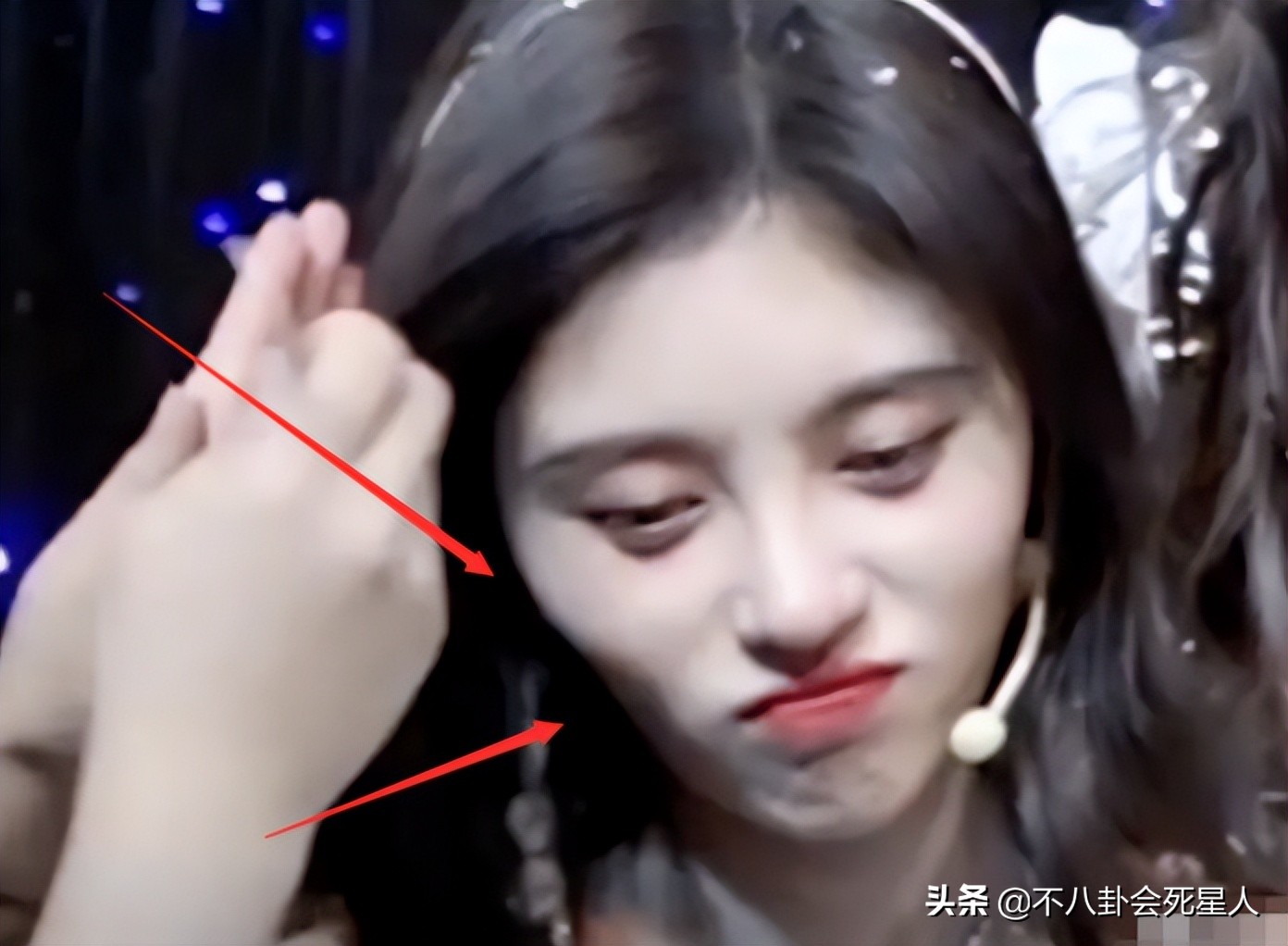 娱乐圈“一眼美人”太多了，全靠妆容造型加持，样貌缺点很明显