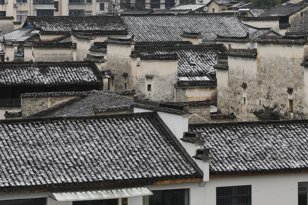 徽州过大年| 雪润黟县，淡雅如画。