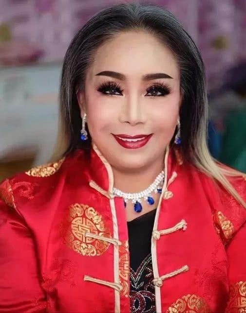 奇幻泰国的奇葩网红：创傍大款培训班，炫超过5000名富豪约会记录