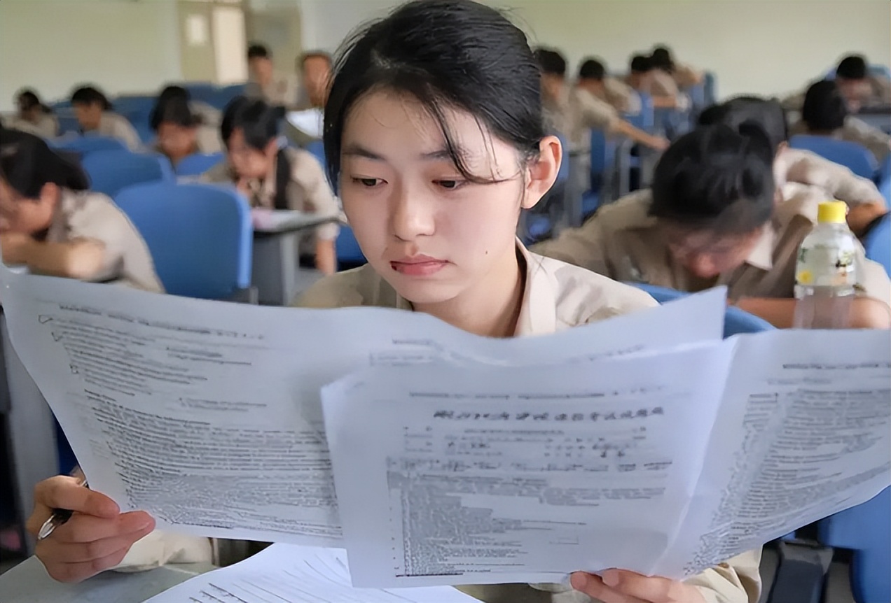 3张图告诉你，“上过大学”VS“没上过大学”女生的区别，真犀利