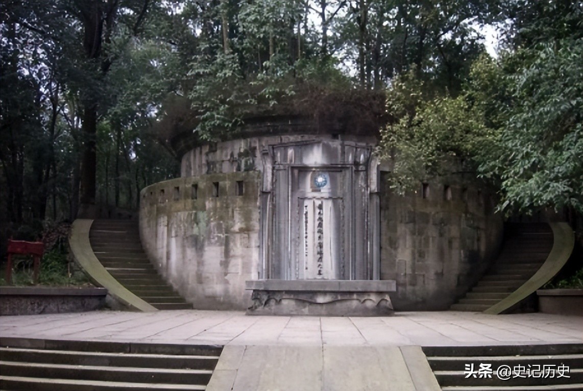 ����12�����������ϯ����ɭ����ȥ��������ʯ�ʴ��ң�����ɵģ�