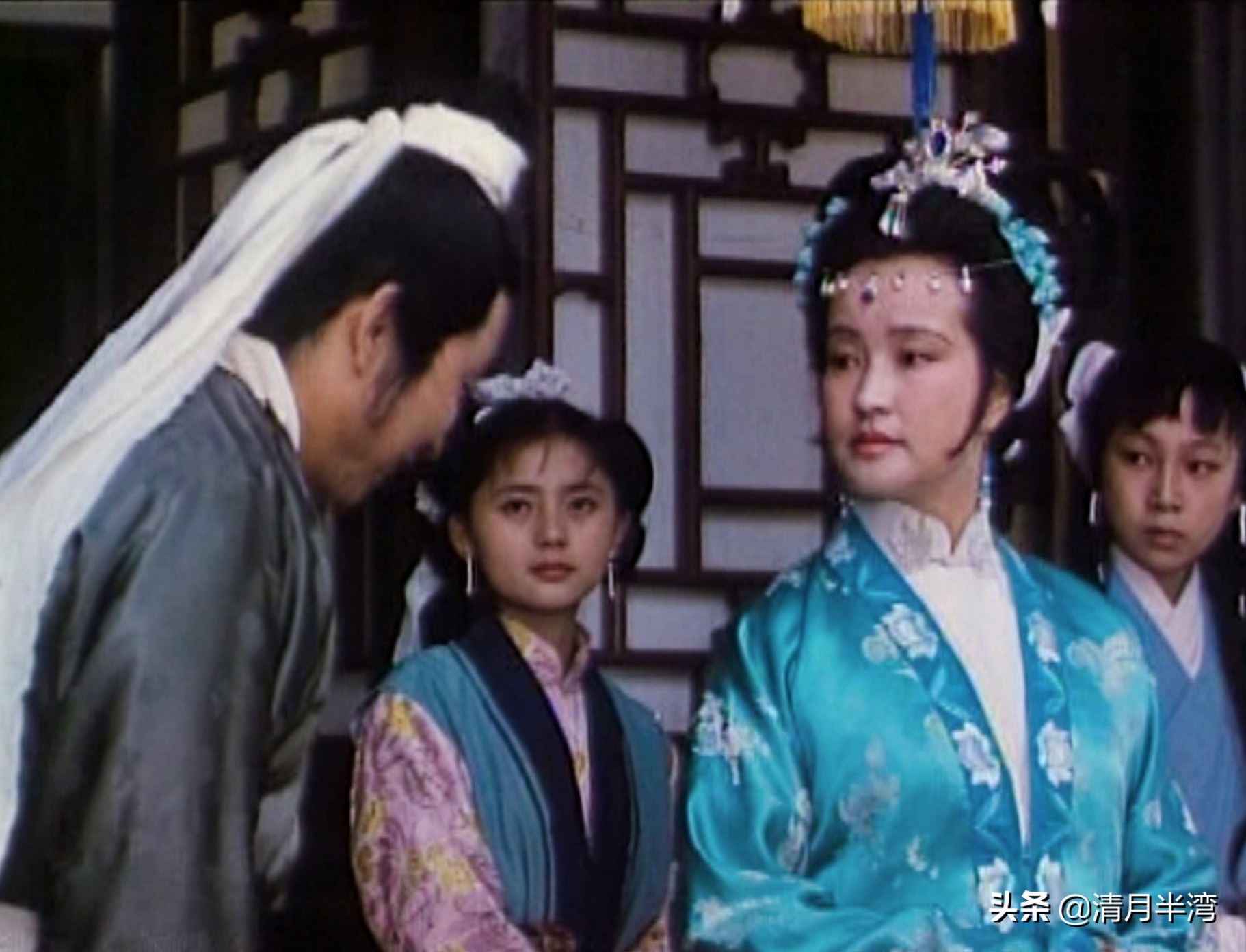 北影版《红楼梦》40位美人集锦，耐看不撞脸，打酱油的都惊鸿一瞥