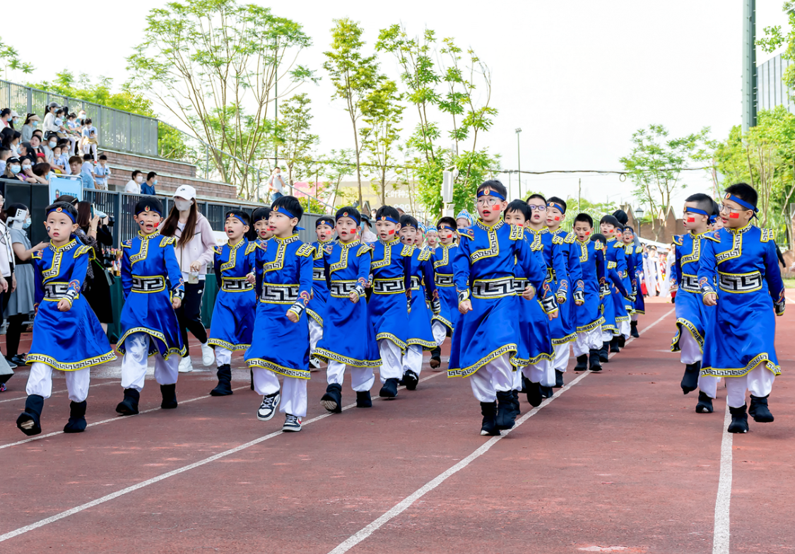 身体在奔，心在笑。新川外国语运动会，是一千种欢快的样子