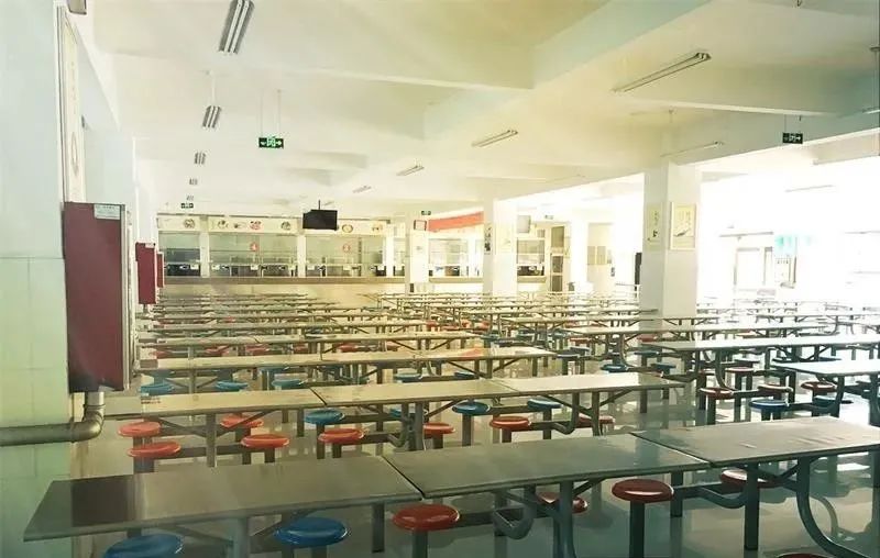 郑州四中分数线和一中省实验仅1分之差！但高考成绩能否持平？