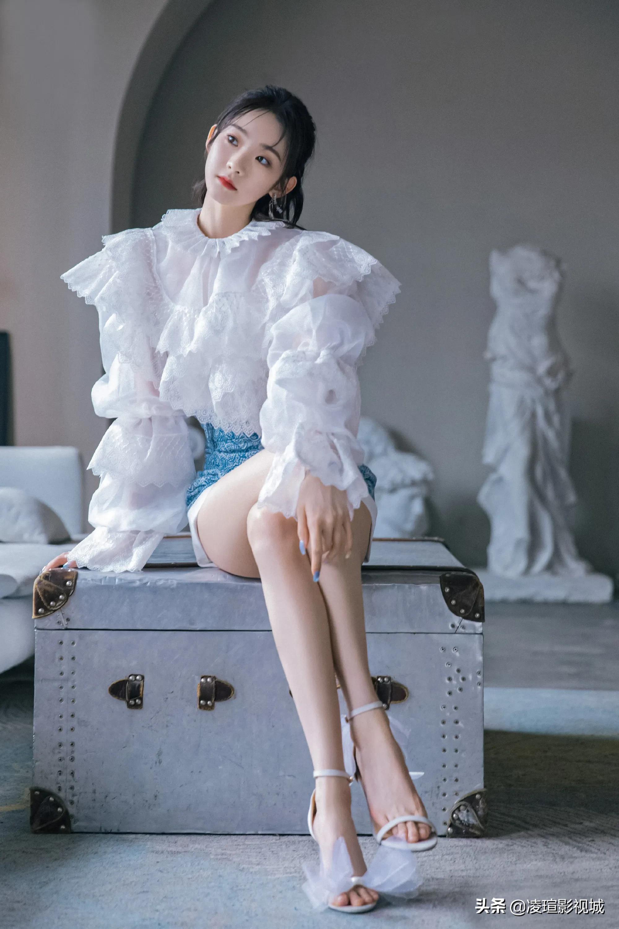 明星壁纸图片分享：张艺凡（1）