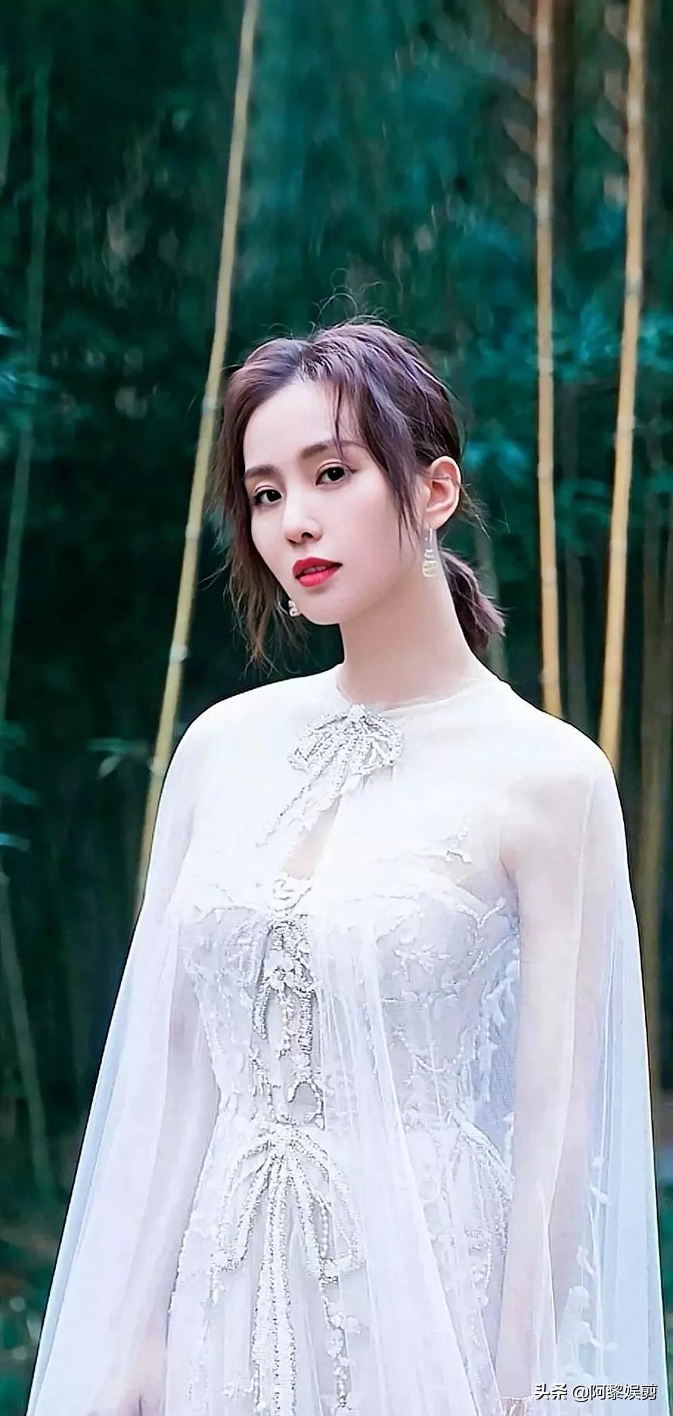 刘诗诗，温柔优雅，美丽动人