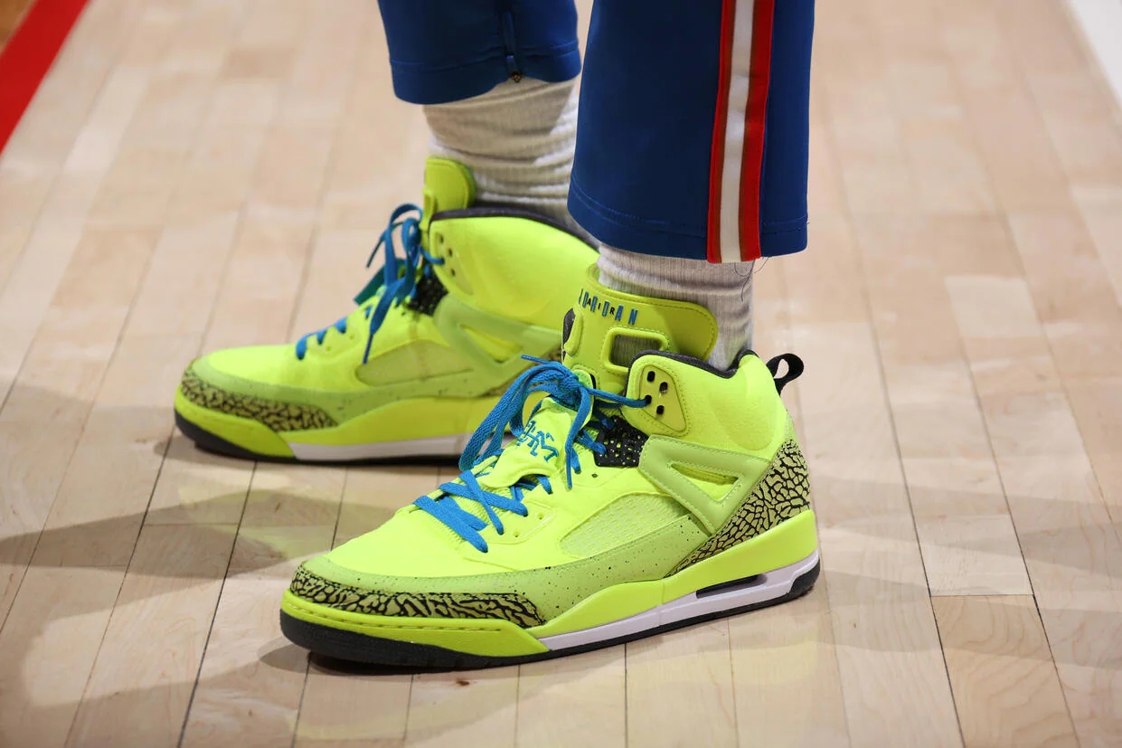 科比十二代篮球鞋多少钱(2月6日nba球鞋上脚,保罗上脚十二代签名鞋