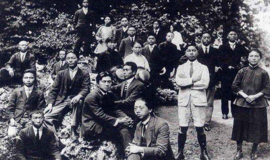 揭秘莫斯科中山大学：共产党的大学，咋还为国民党培养首批干部？