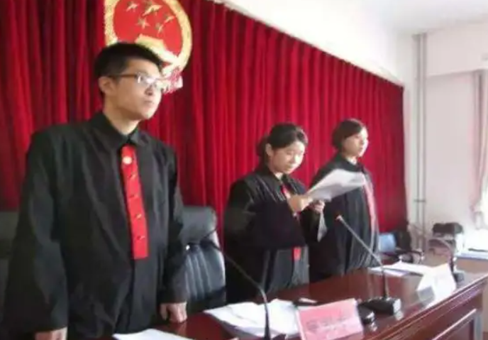 法学专业就业率扎心了，五院四系不足20%，学文真的没出路了？