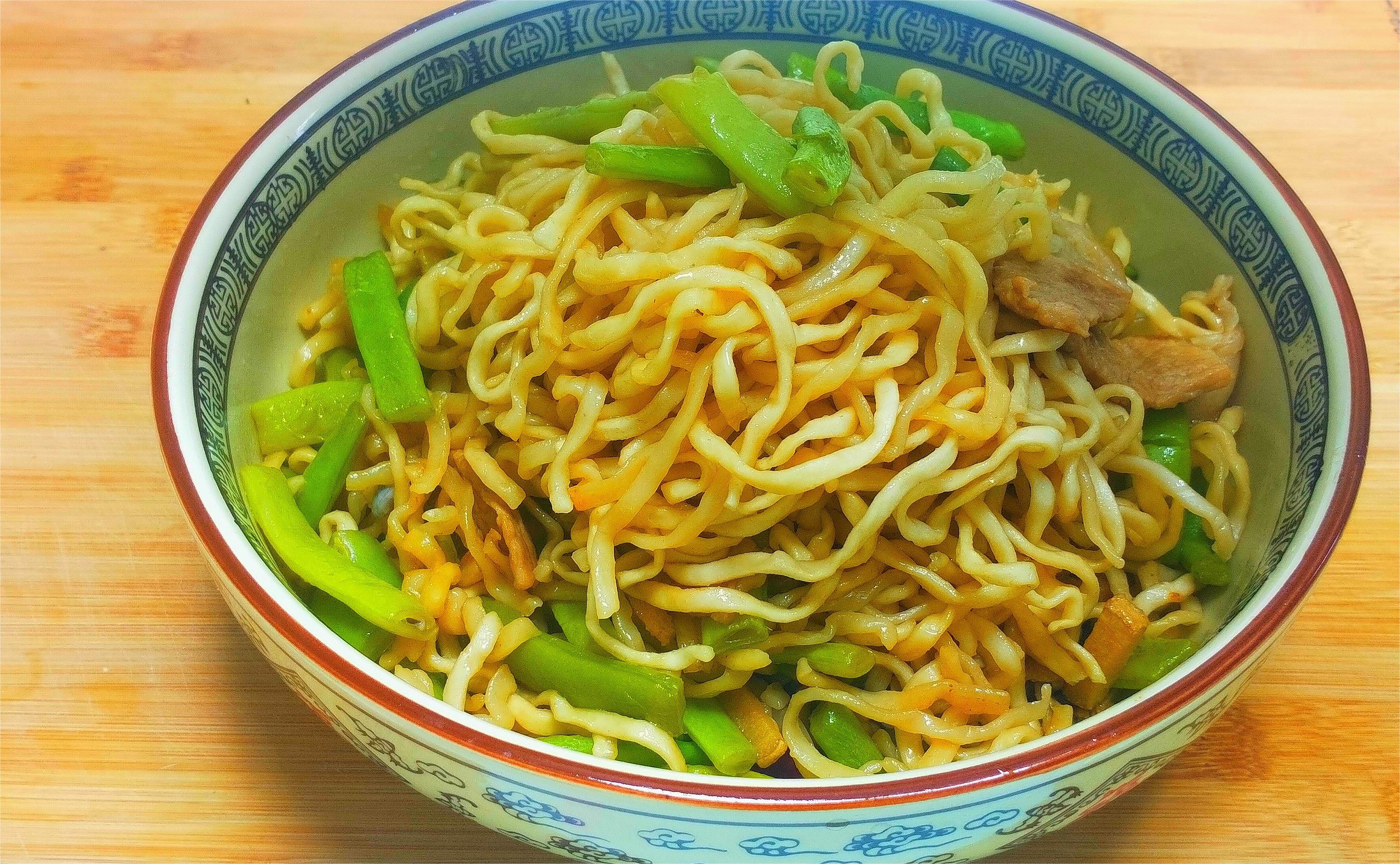 图片[1]-【羊肉焖面】做法步骤图 孩子们都抢着吃 特香-起舞食谱网
