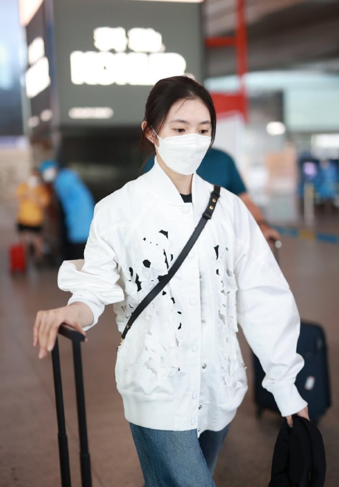 7.17美图：秦岚 任豪 肖战 檀健次 罗云熙 龚俊 张予曦 唐嫣 李易峰 王俊凯