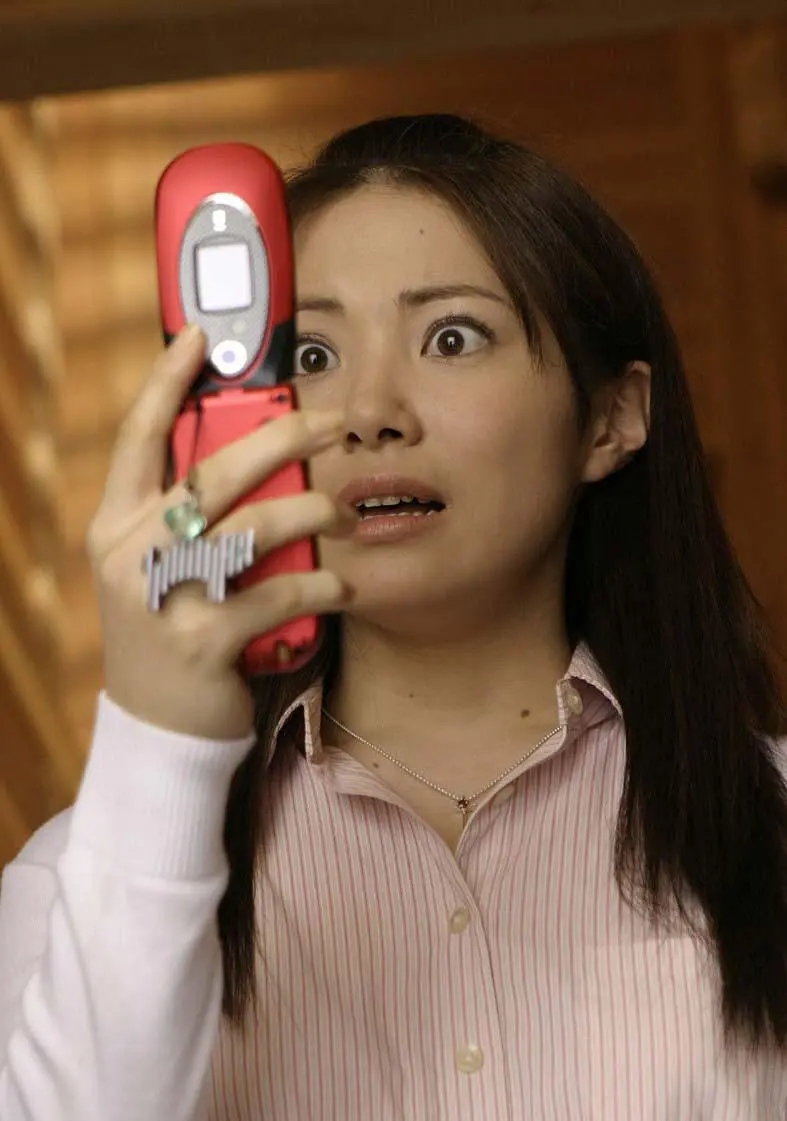 同样是恐怖片，把《咒怨》和《午夜凶铃》放在一起，差距就出来了