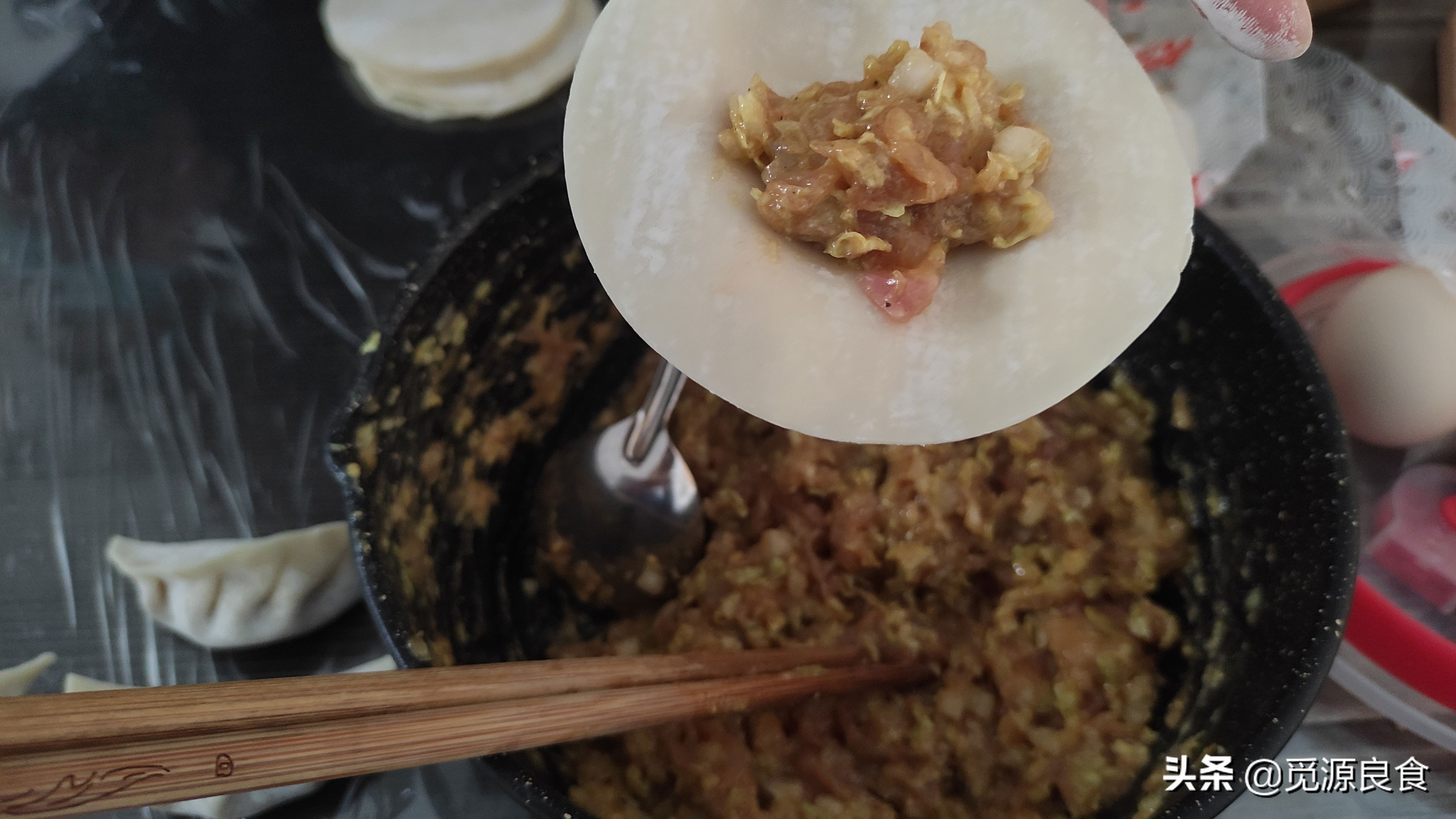 正月吃饺子，教您调万能饺子馅，牢记“5放3不放”，肉馅鲜嫩多汁