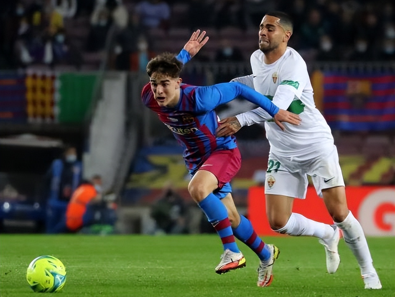 2010世界杯西班牙阵型（从哈维-伊涅斯塔到佩德里-加维，西班牙中场还得靠巴萨系？）