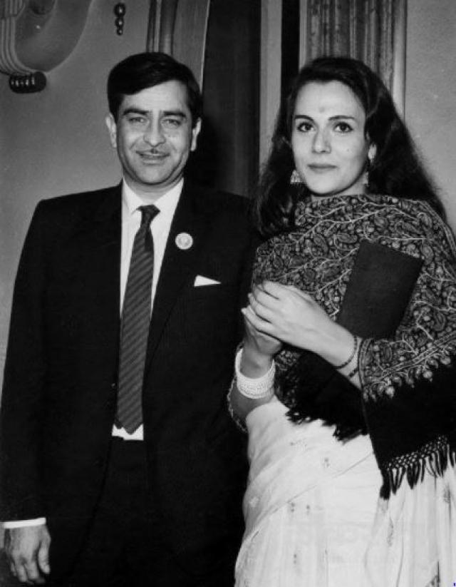 全部是由切丹·阿南德导演,包括拉兹· 卡普尔在内的其他著名导演也曾