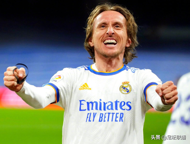 莫德里奇踢什么位置（攻防都是世界顶级，莫德里奇就是当今足坛，无可争议的第一中场）