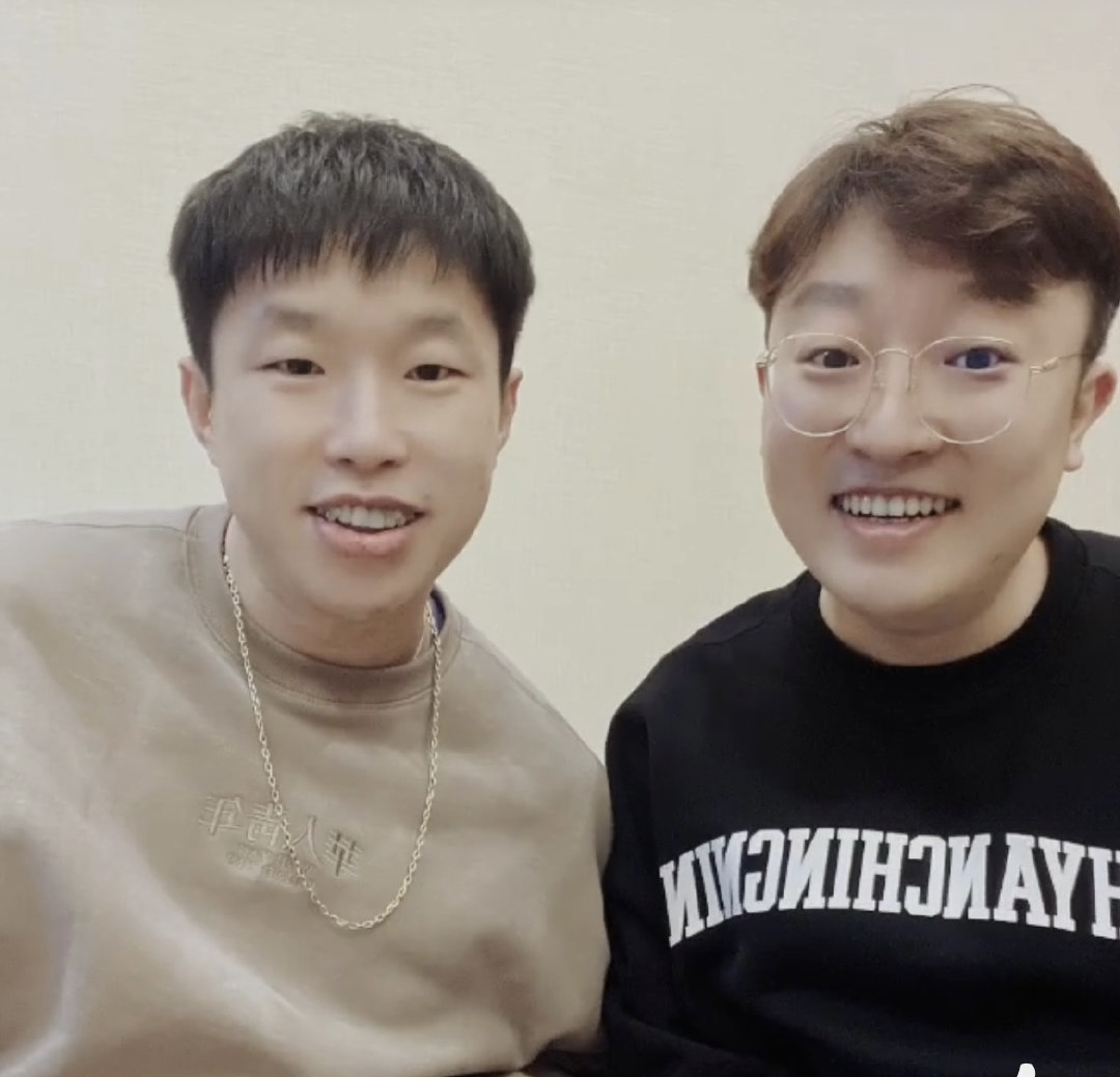 曹鹤阳出演电影,话剧情景剧跑到腿软,搭档烧饼却在小剧场演混搭