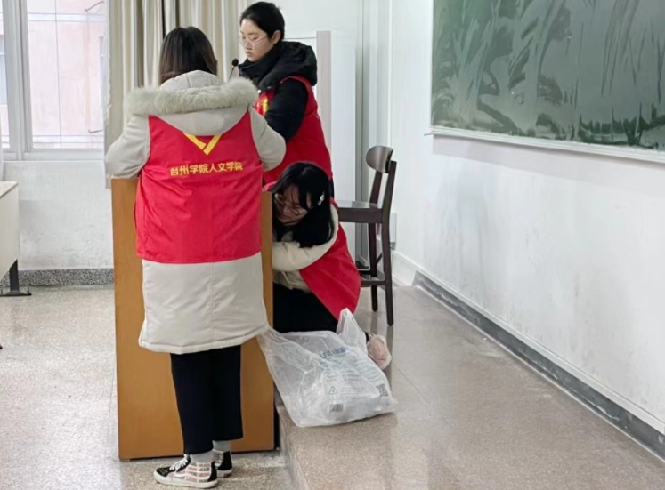 为什么才大一，就有那么多同学申请入党？原来其中“猫腻”这么多