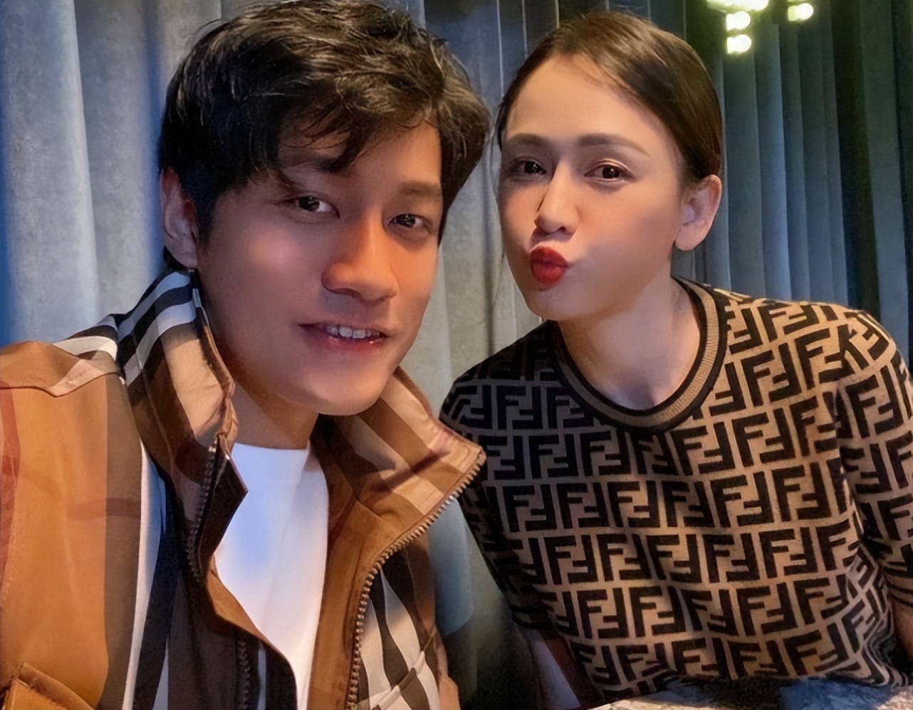 Alan下厨为老婆做美食，陈乔恩晒照高调秀恩爱，婚后被宠成公主