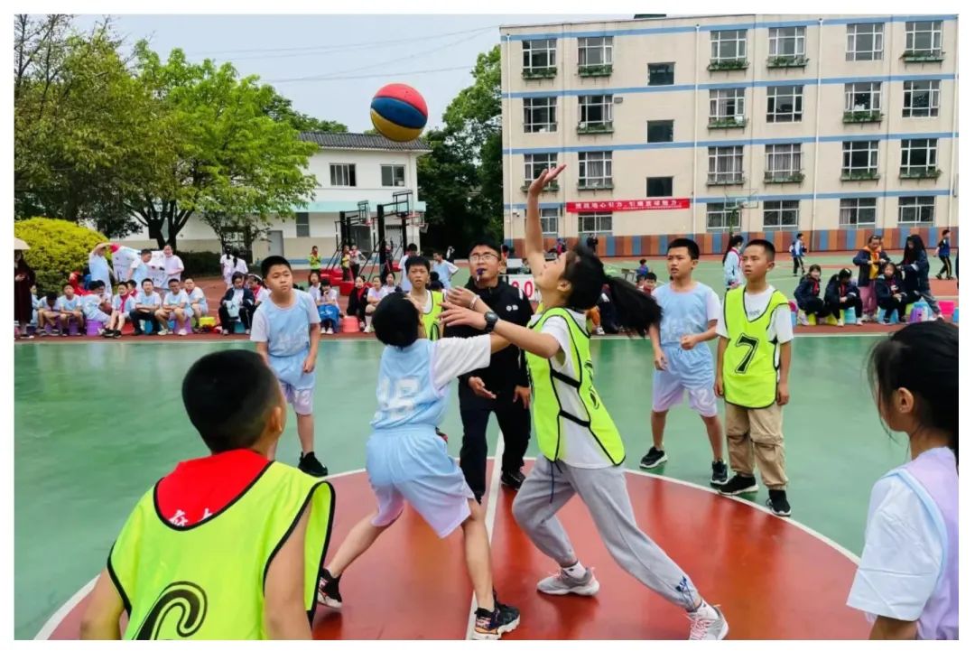 四川天府新区大林小学开展校园篮球班级联赛系列活动