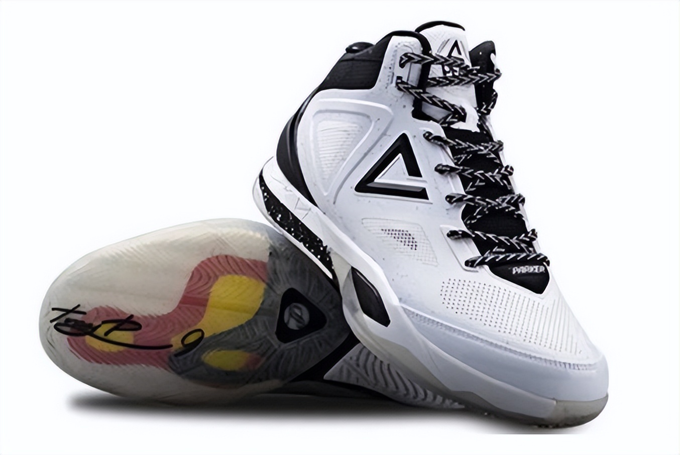 维金斯篮球鞋测评(维金斯1代亮相!