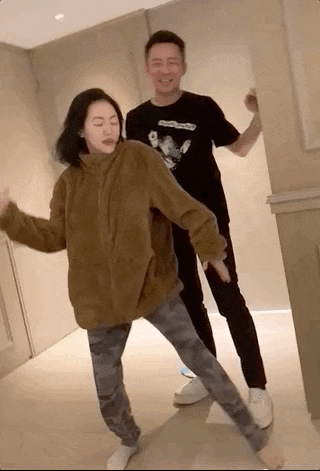 具俊晔隔离结束0点出关，坐车直奔大s家，小s模仿其唱跳迎新姐夫