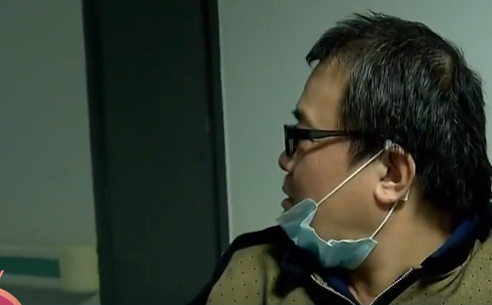 2017年女孩生命仅剩几小时，父亲含泪请求母亲相见，母亲：没必要