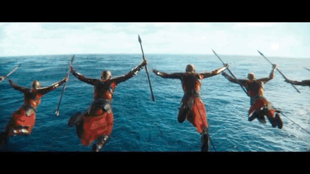 《黑豹2》首发预告，原著水淹瓦坎达重现，新任黑豹疑似女性